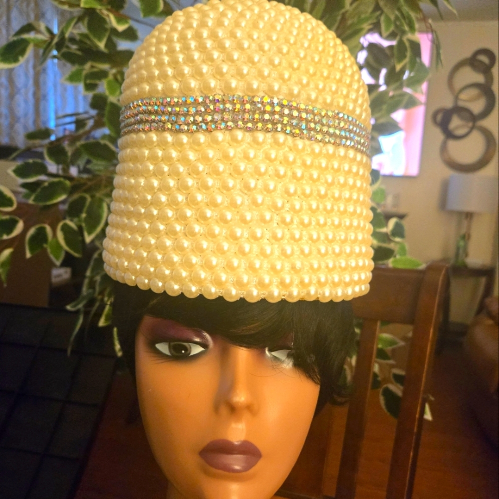 Cream Cylindrical Knit Hat with Textured Pattern
